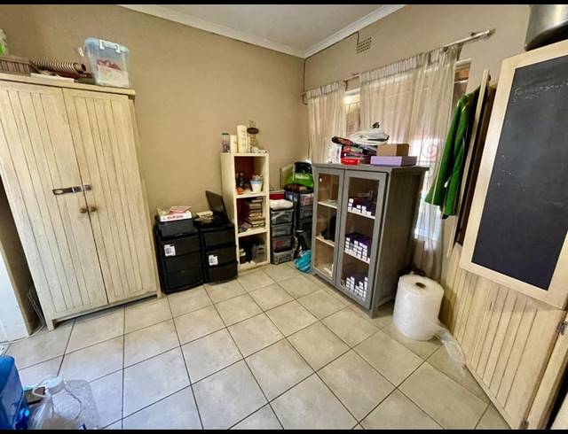 4 BEDROOM HOUSE FOR SALE IN SILVERFIELDS PARK
